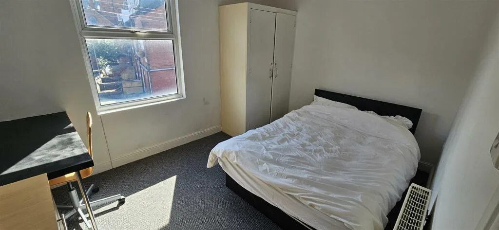 5 bedroom house for rent