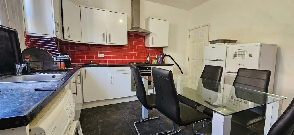 5 bedroom house for rent
