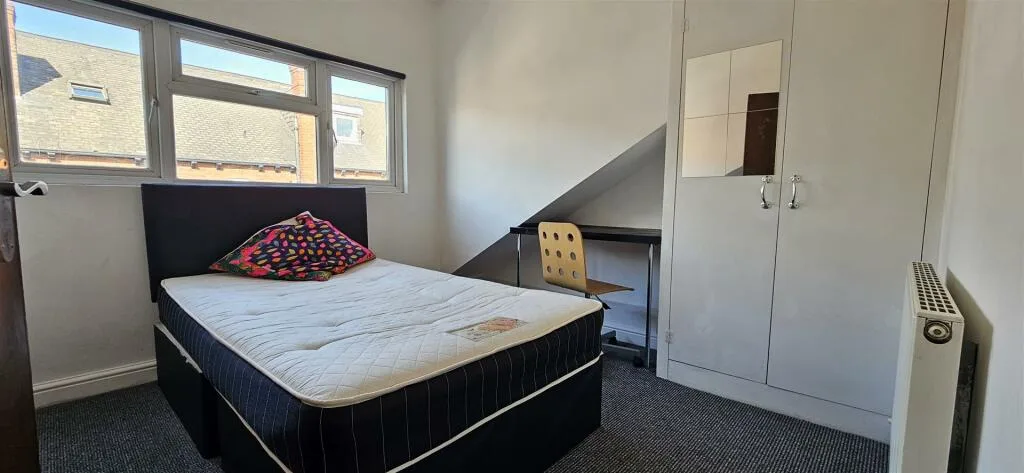 5 bedroom house for rent