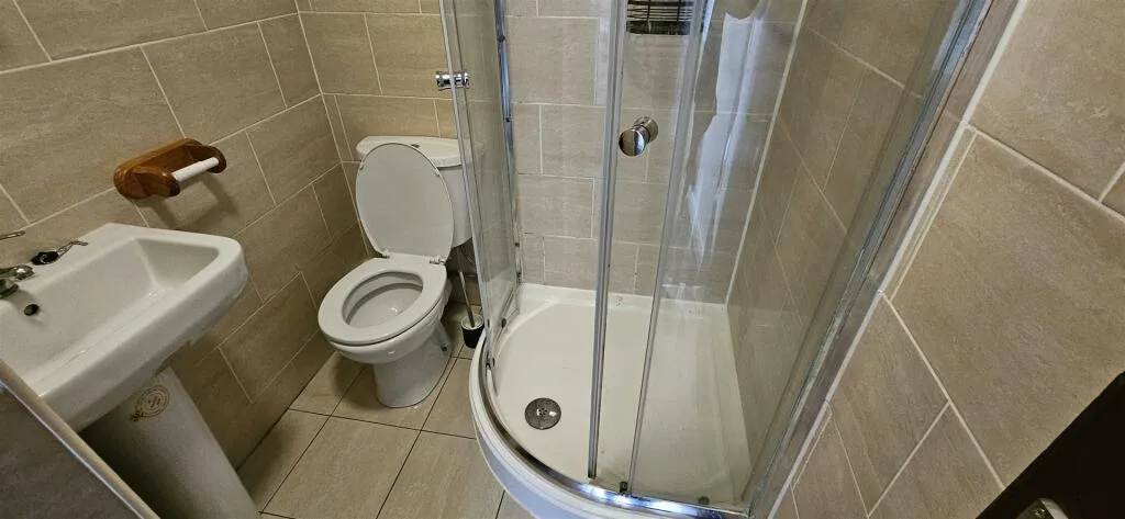 5 bedroom house for rent