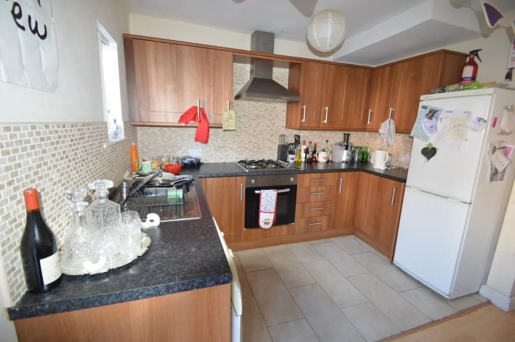 3 bedroom semi-detached house for rent