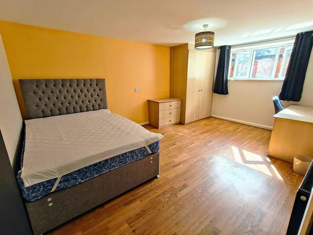 3 bedroom house share for rent