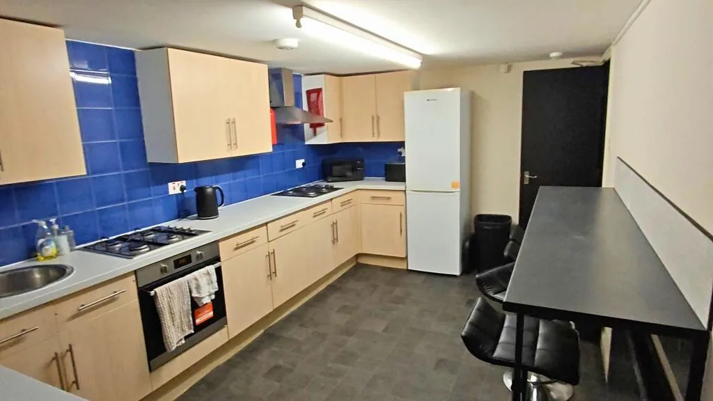 3 bedroom house share for rent