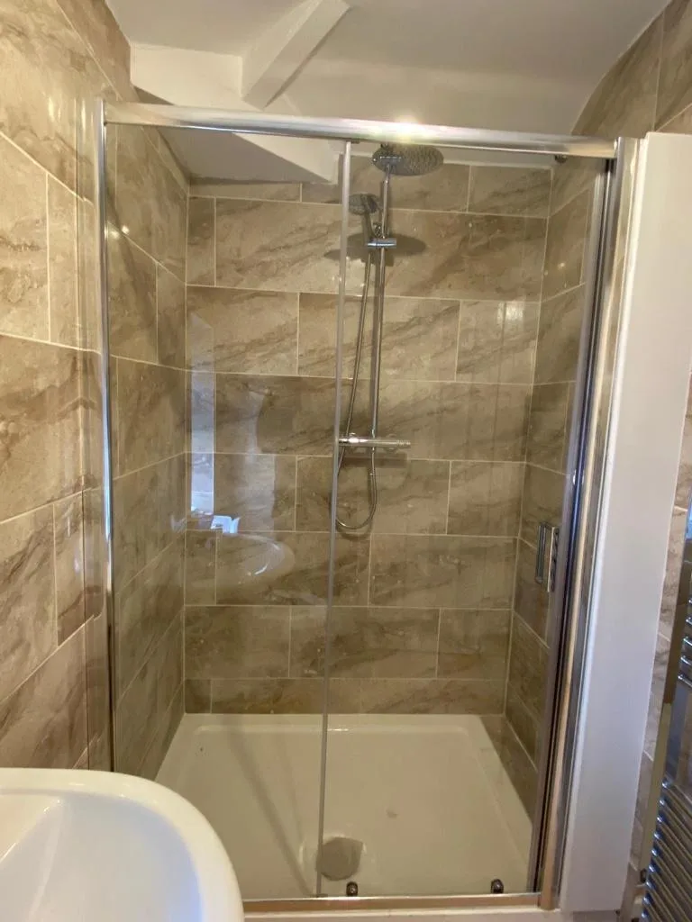5 bedroom semi-detached house for rent