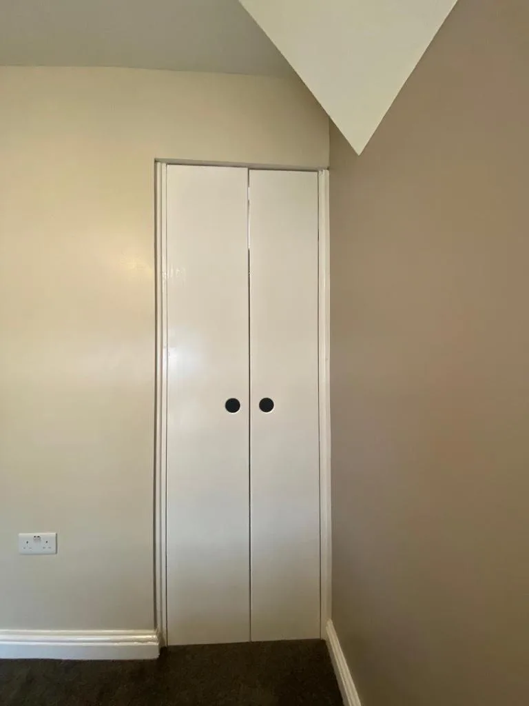 5 bedroom semi-detached house for rent