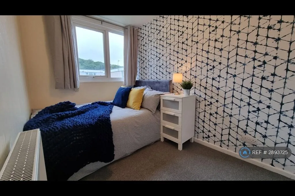 4 bedroom semi-detached house for rent