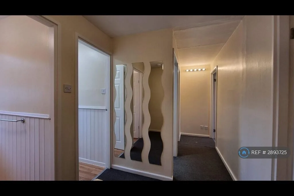 4 bedroom semi-detached house for rent