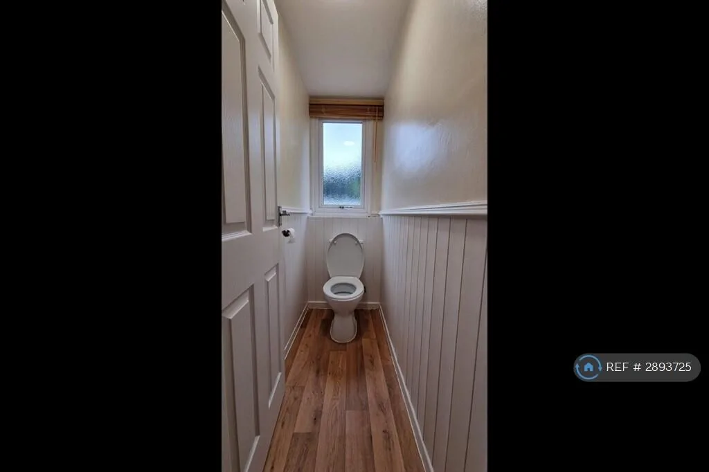 4 bedroom semi-detached house for rent