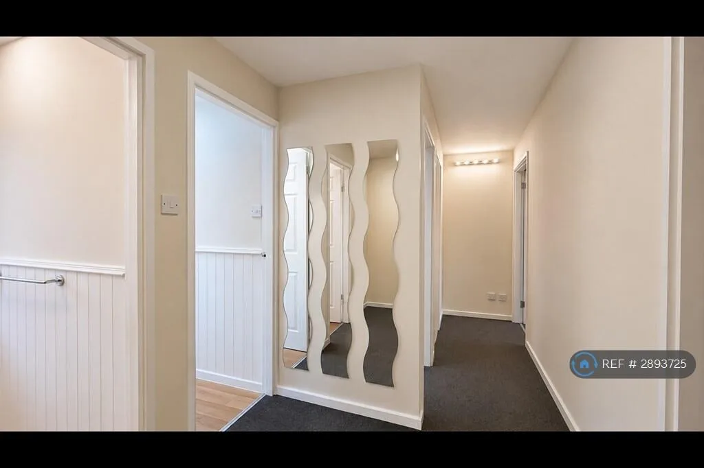 4 bedroom semi-detached house for rent
