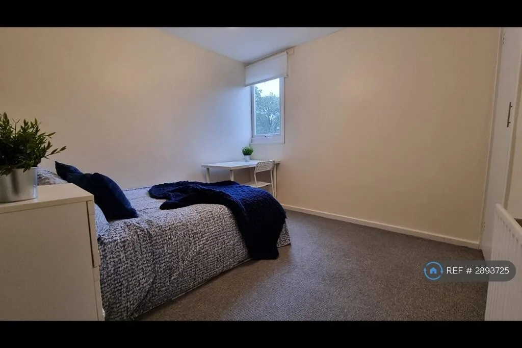 4 bedroom semi-detached house for rent