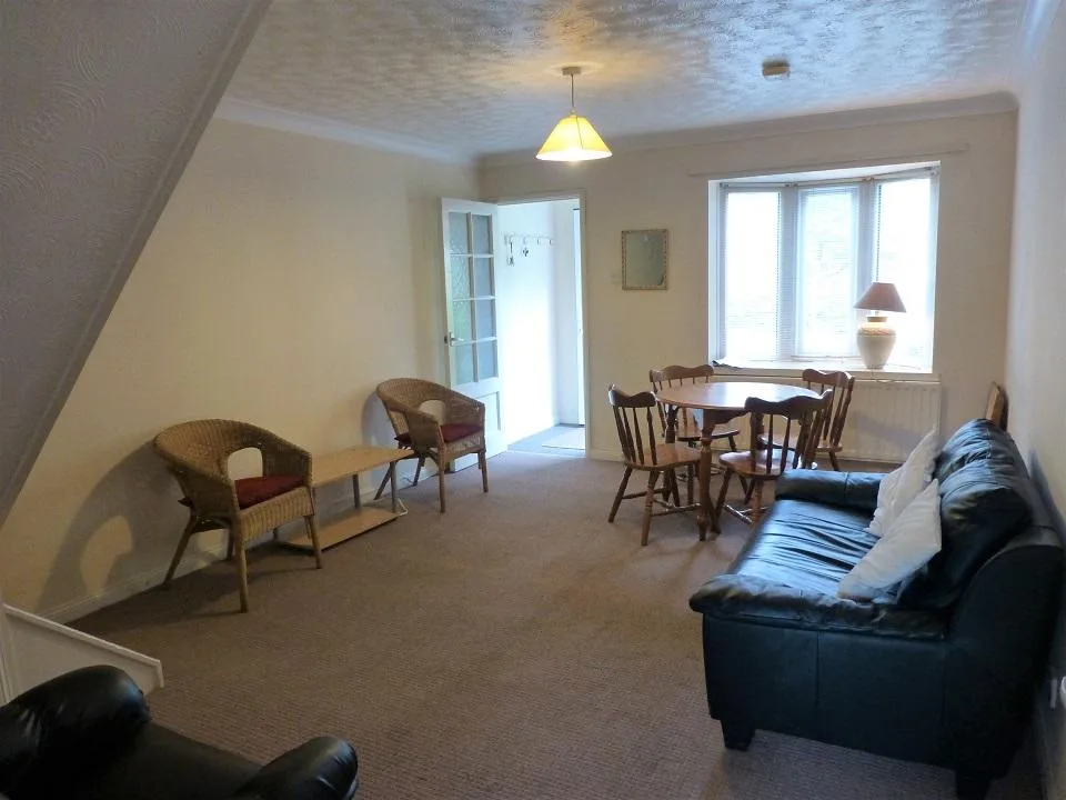 2 bedroom house for rent