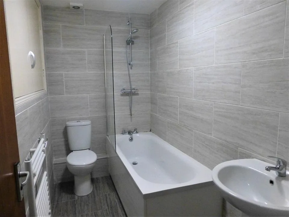2 bedroom house for rent