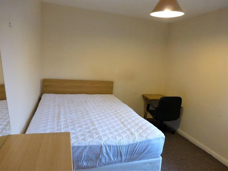 2 bedroom house for rent
