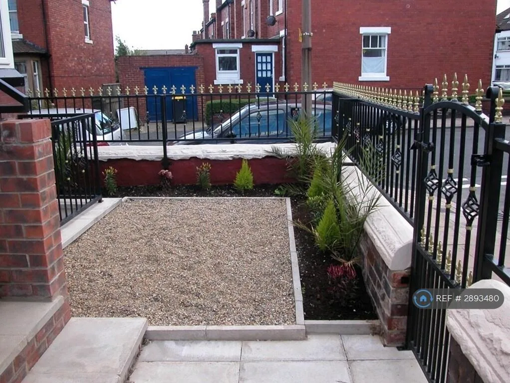 5 bedroom terraced house for rent
