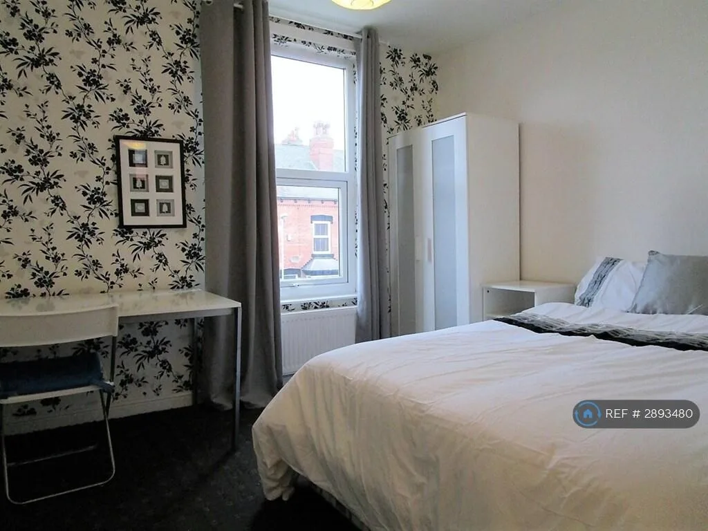 5 bedroom terraced house for rent