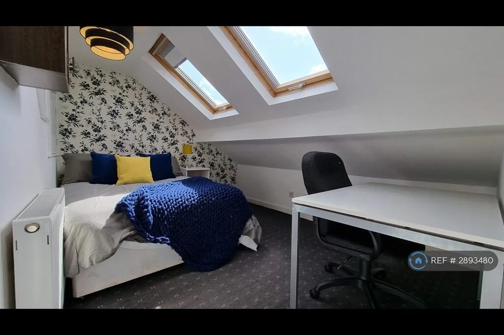5 bedroom terraced house for rent