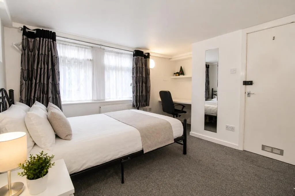 5 bedroom terraced house for rent
