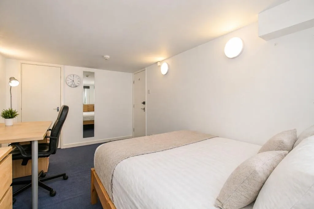 5 bedroom terraced house for rent