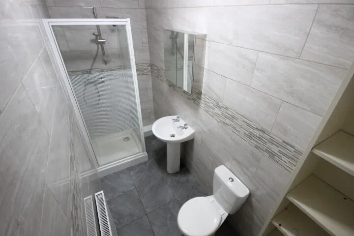 5 bedroom terraced house for rent