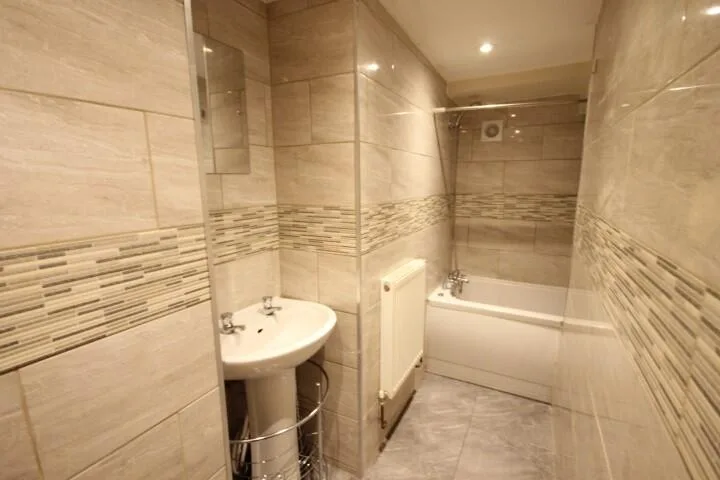 5 bedroom terraced house for rent