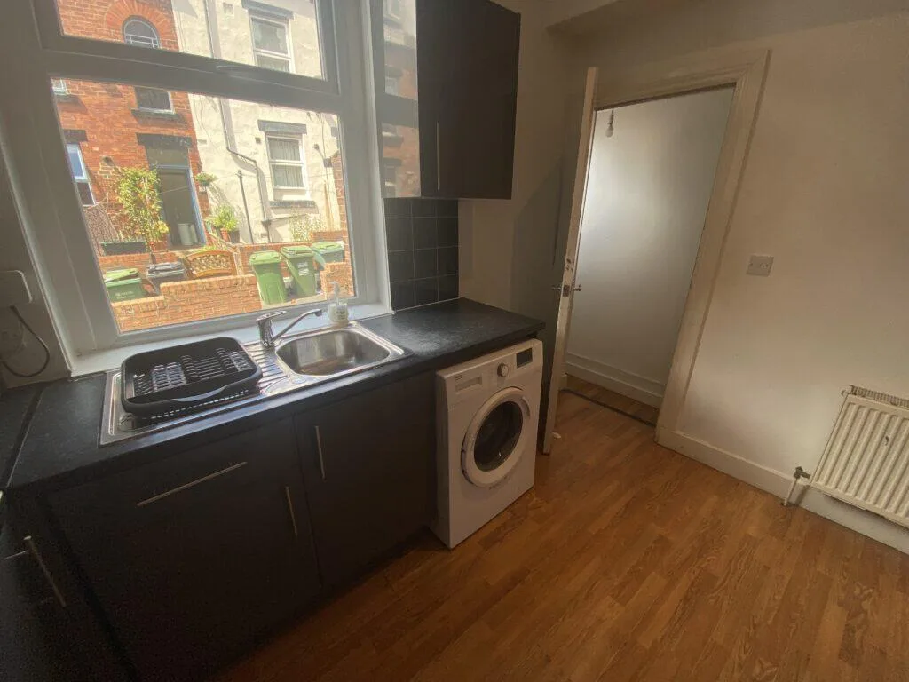 5 bedroom terraced house for rent