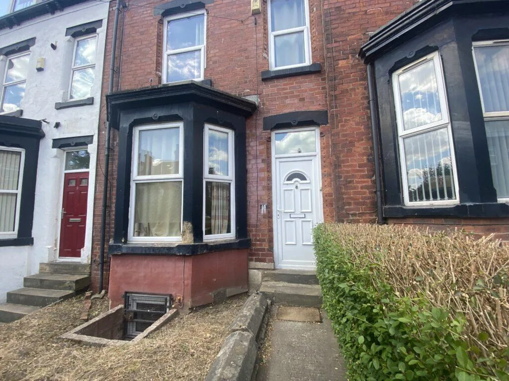 5 bedroom terraced house for rent