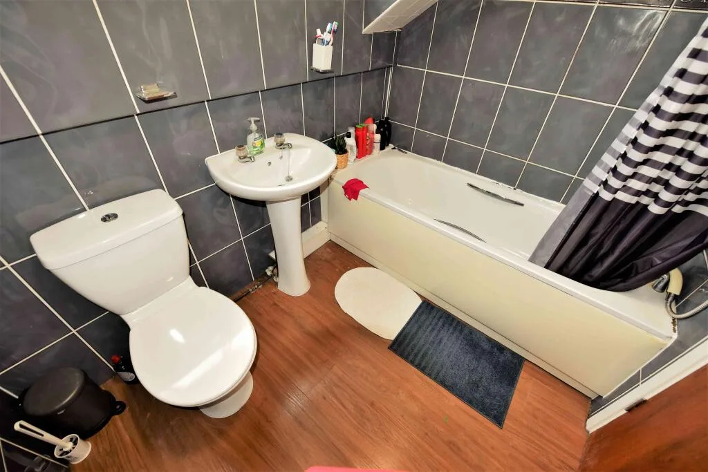 4 bedroom terraced house for rent