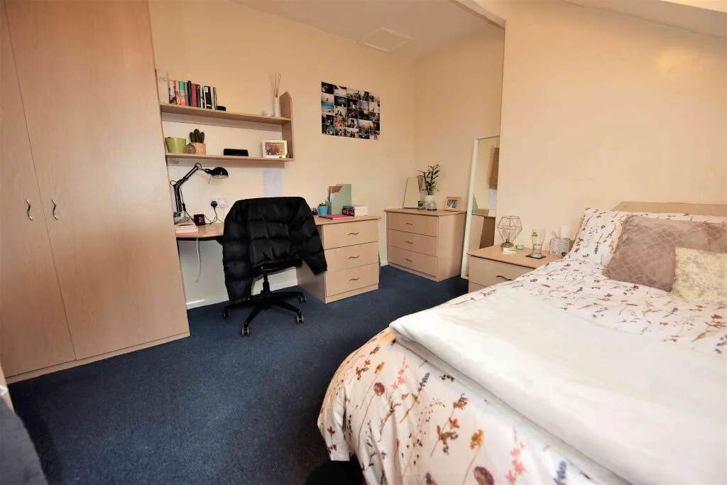 4 bedroom terraced house for rent