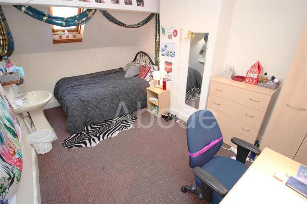 5 bedroom house for rent