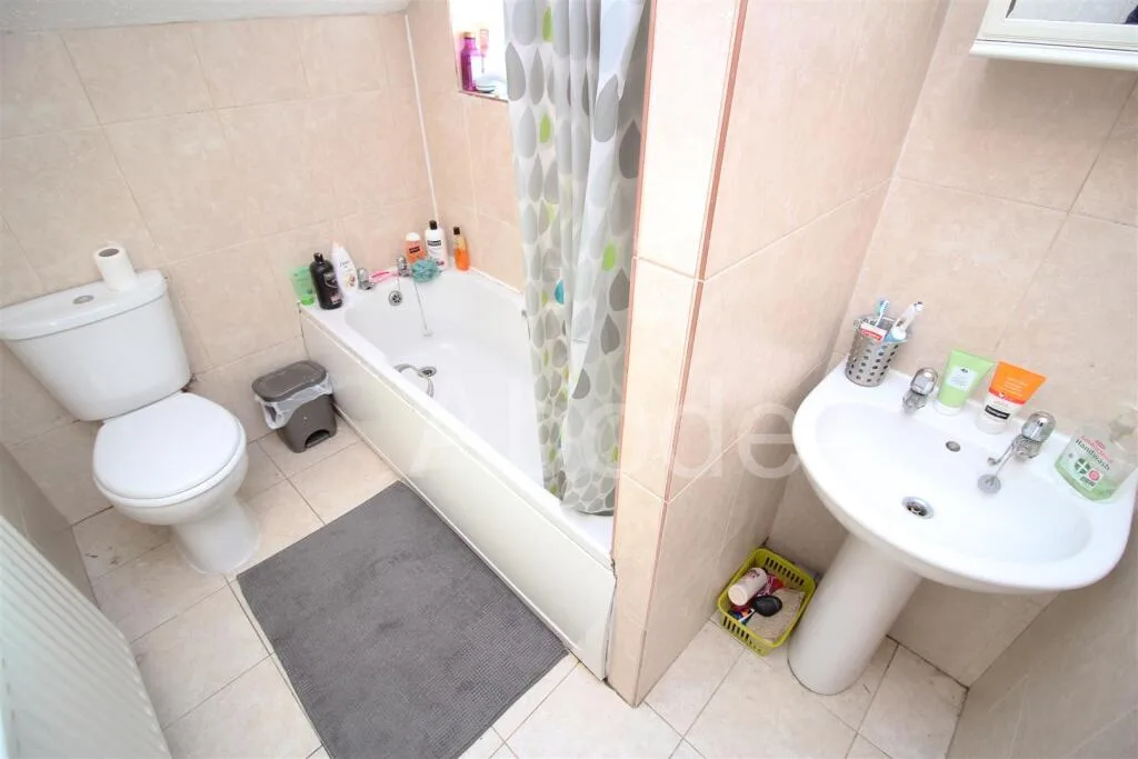 5 bedroom house for rent