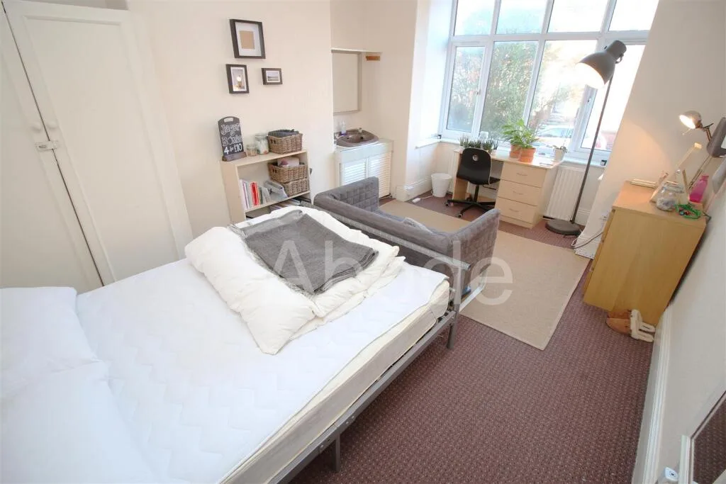5 bedroom house for rent