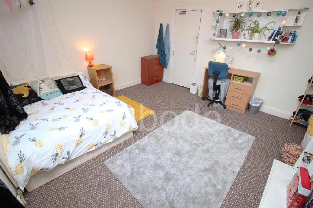 5 bedroom house for rent