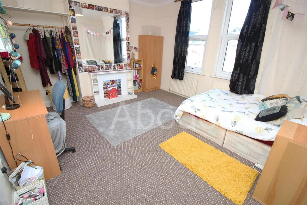 5 bedroom house for rent