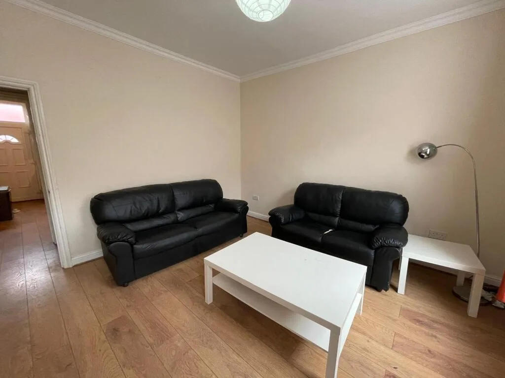 4 bedroom terraced house for rent