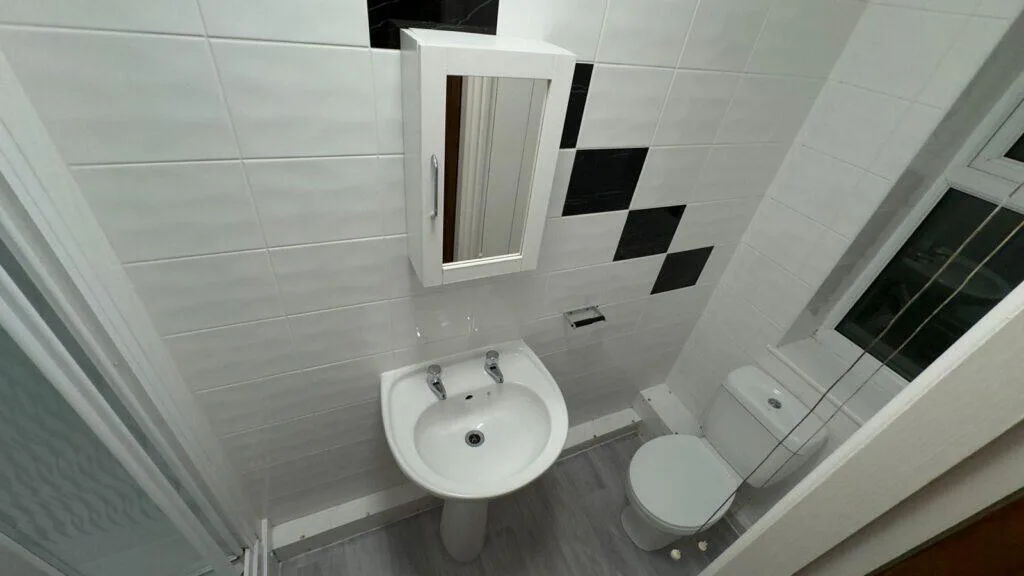 4 bedroom semi-detached house for rent