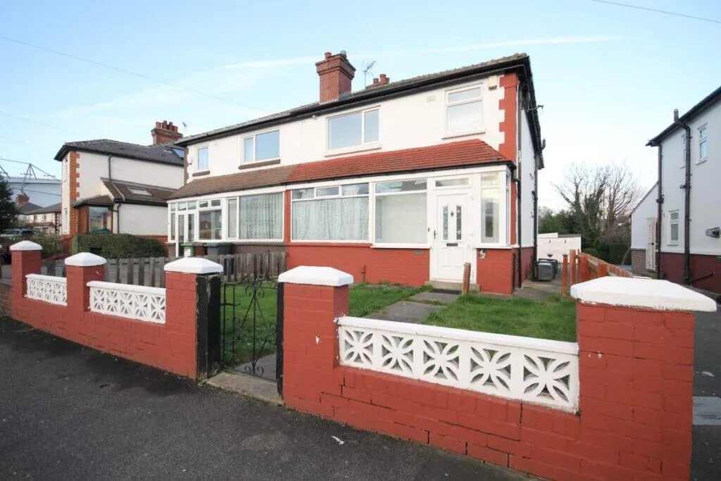 4 bedroom semi-detached house for rent