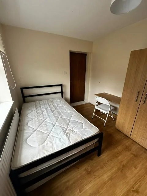 4 bedroom semi-detached house for rent