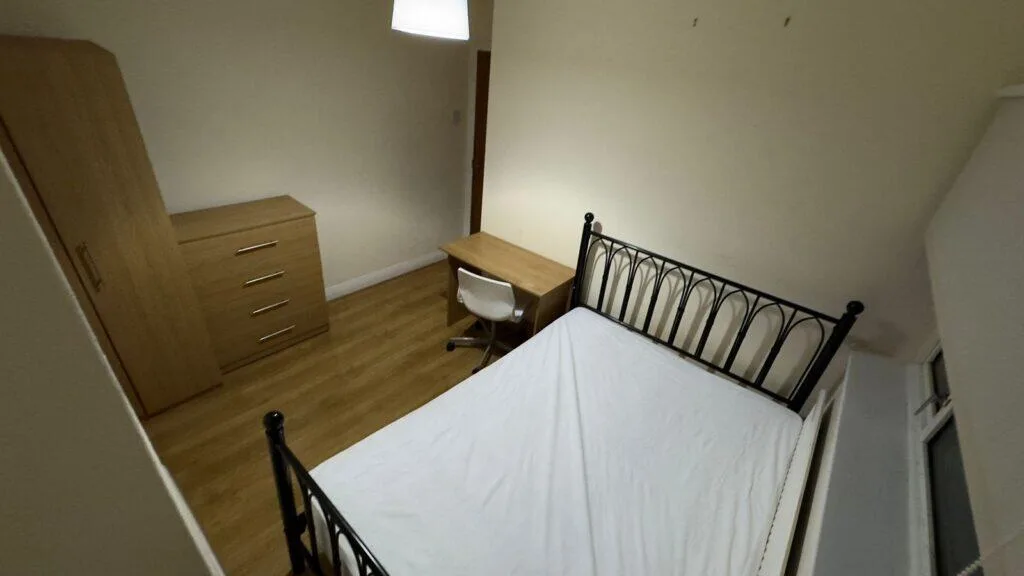4 bedroom semi-detached house for rent