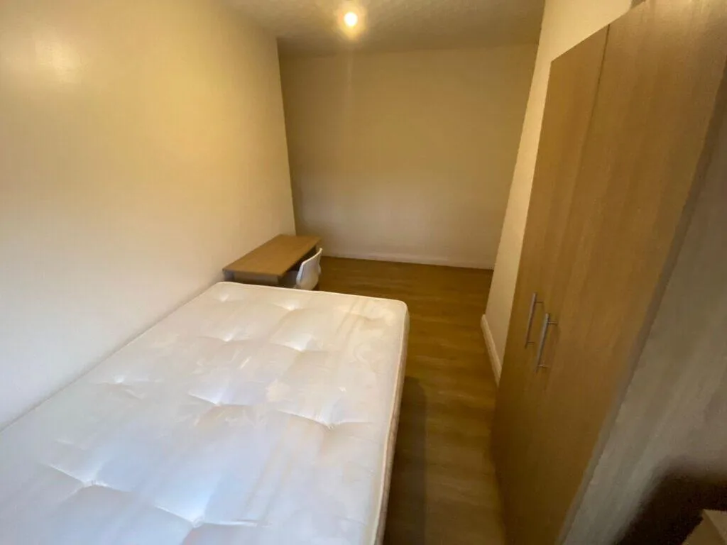 4 bedroom semi-detached house for rent