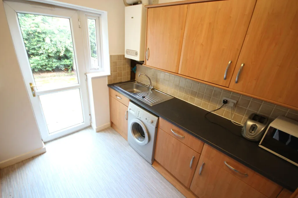 4 bedroom semi-detached house for rent