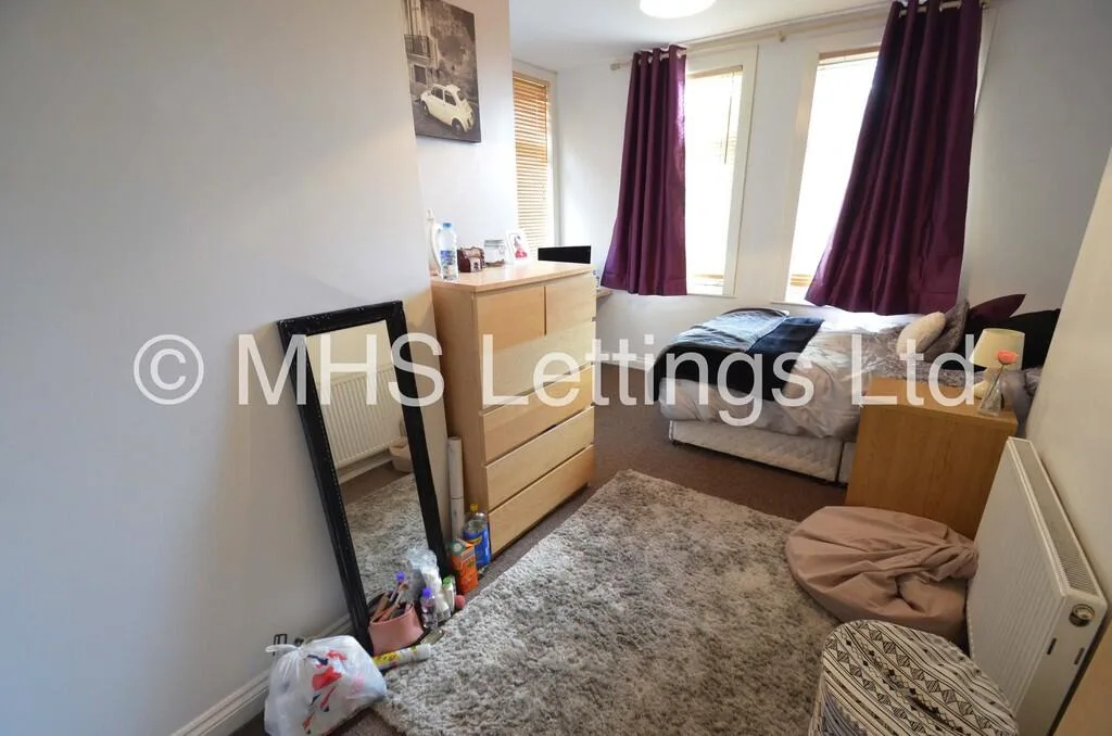 5 bedroom terraced house for rent