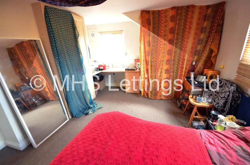 5 bedroom terraced house for rent
