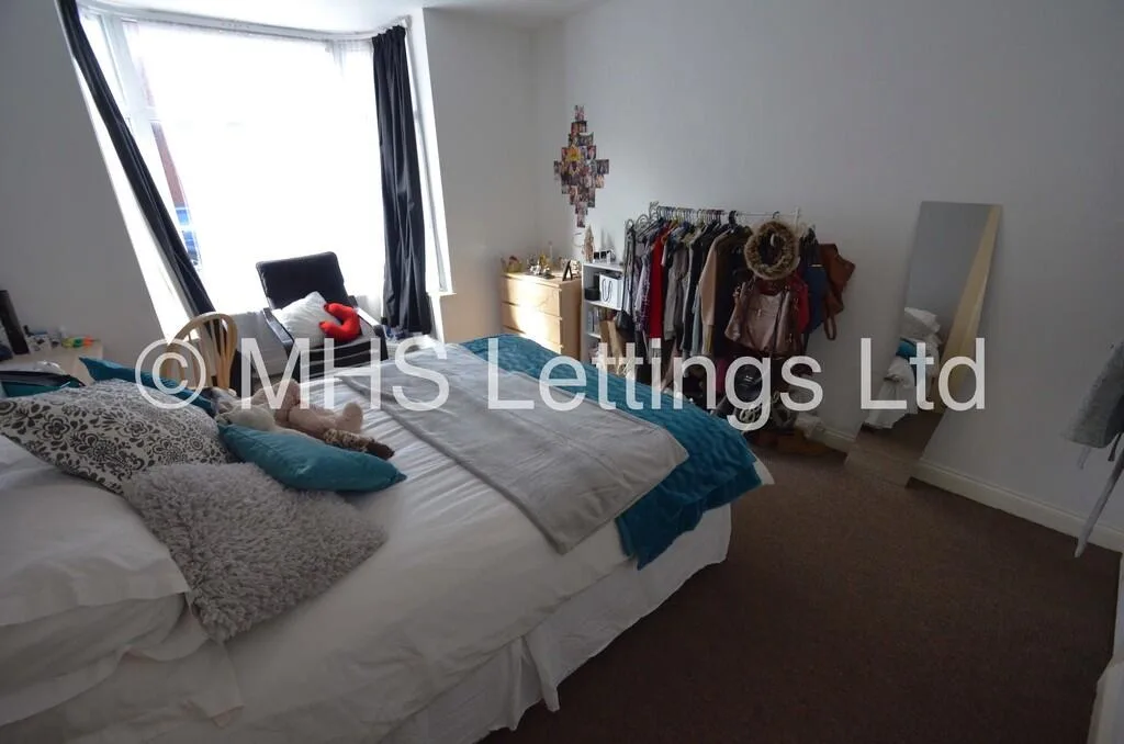 5 bedroom terraced house for rent