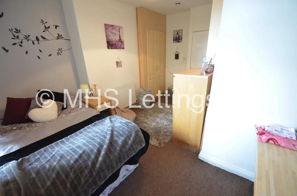 5 bedroom terraced house for rent