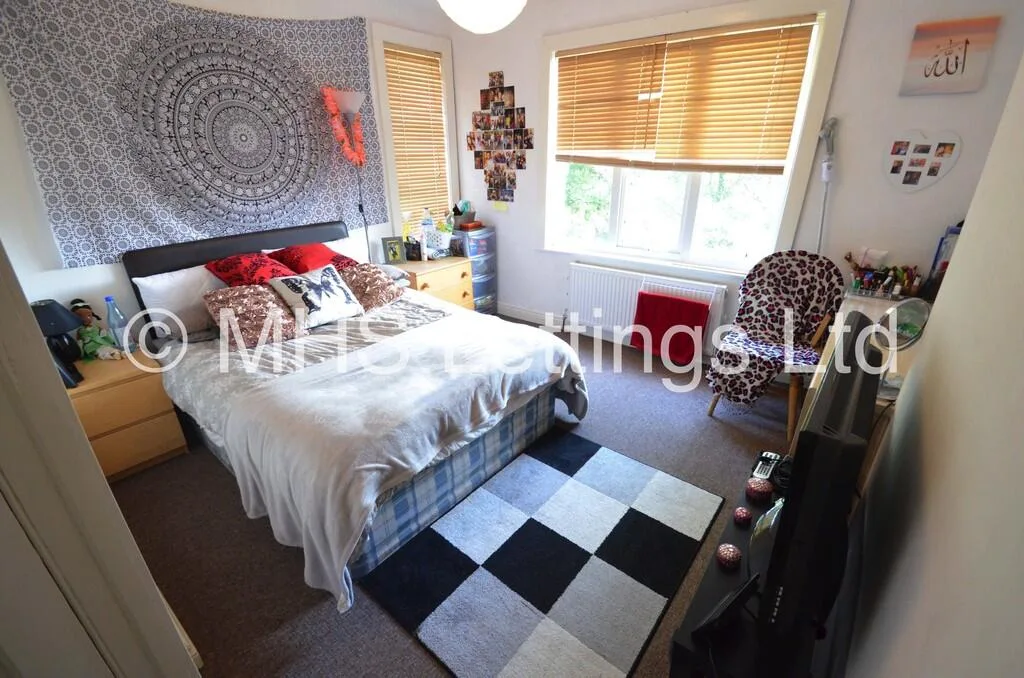 5 bedroom terraced house for rent