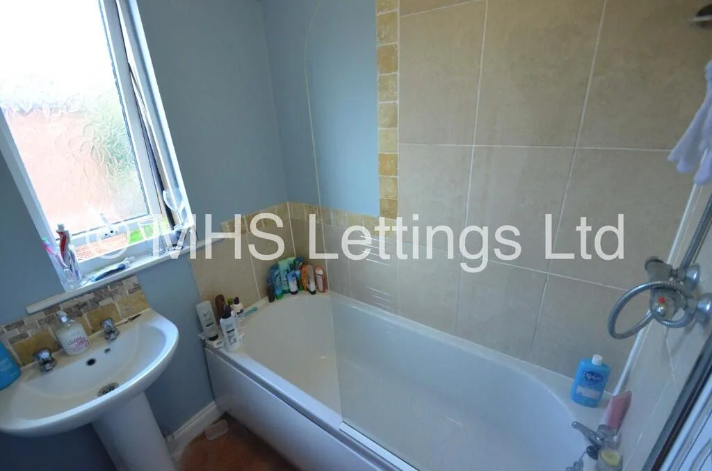 5 bedroom terraced house for rent
