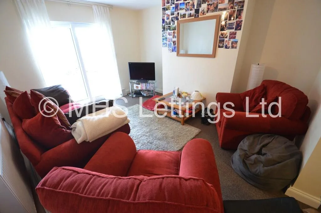 5 bedroom terraced house for rent