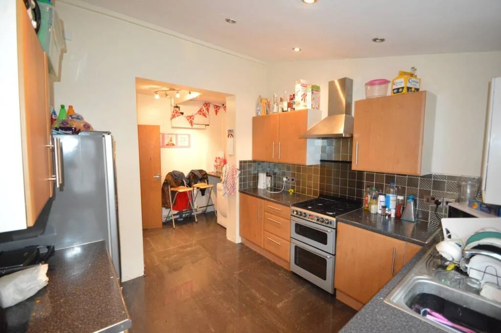 5 bedroom terraced house for rent