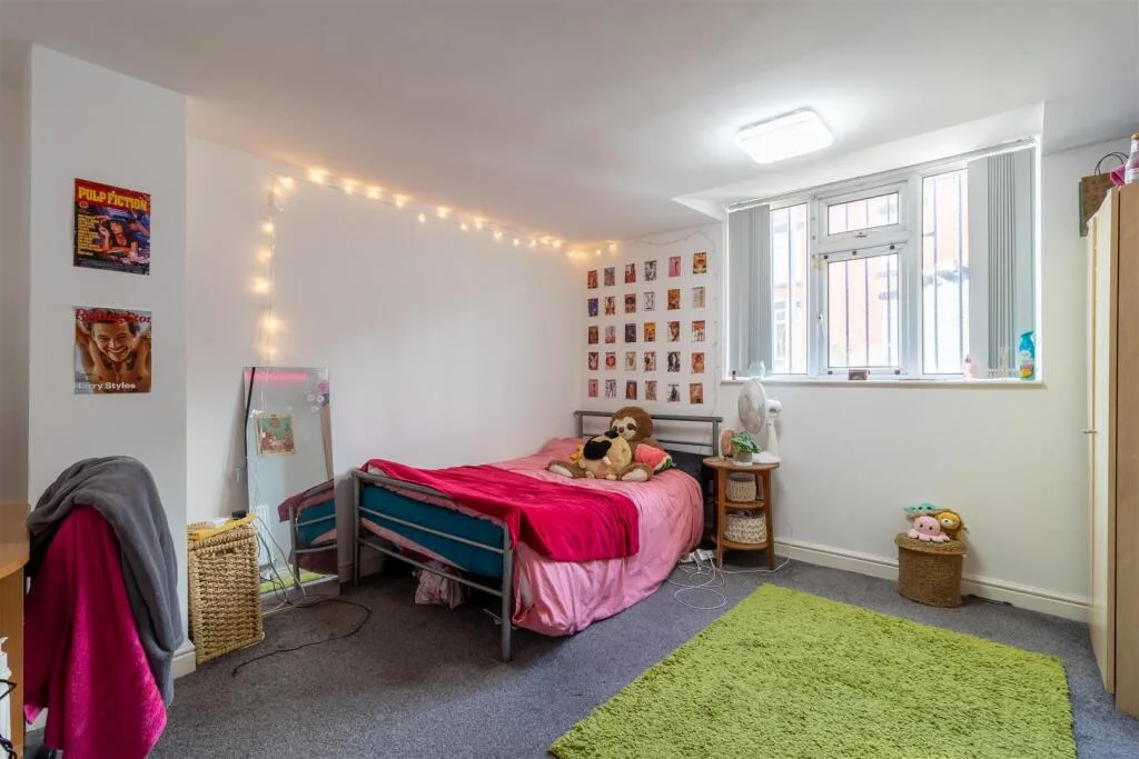 3 bedroom flat for rent