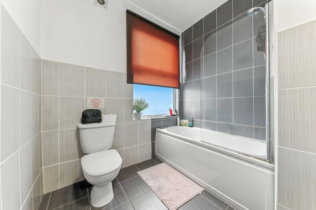 5 bedroom terraced house for rent